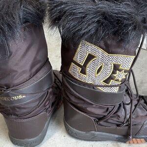 DC Chalet boots